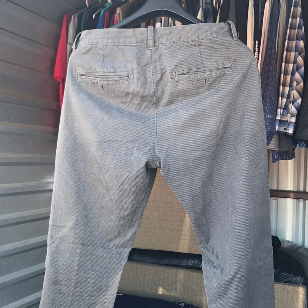 Gap Grey pin striped original khaki.